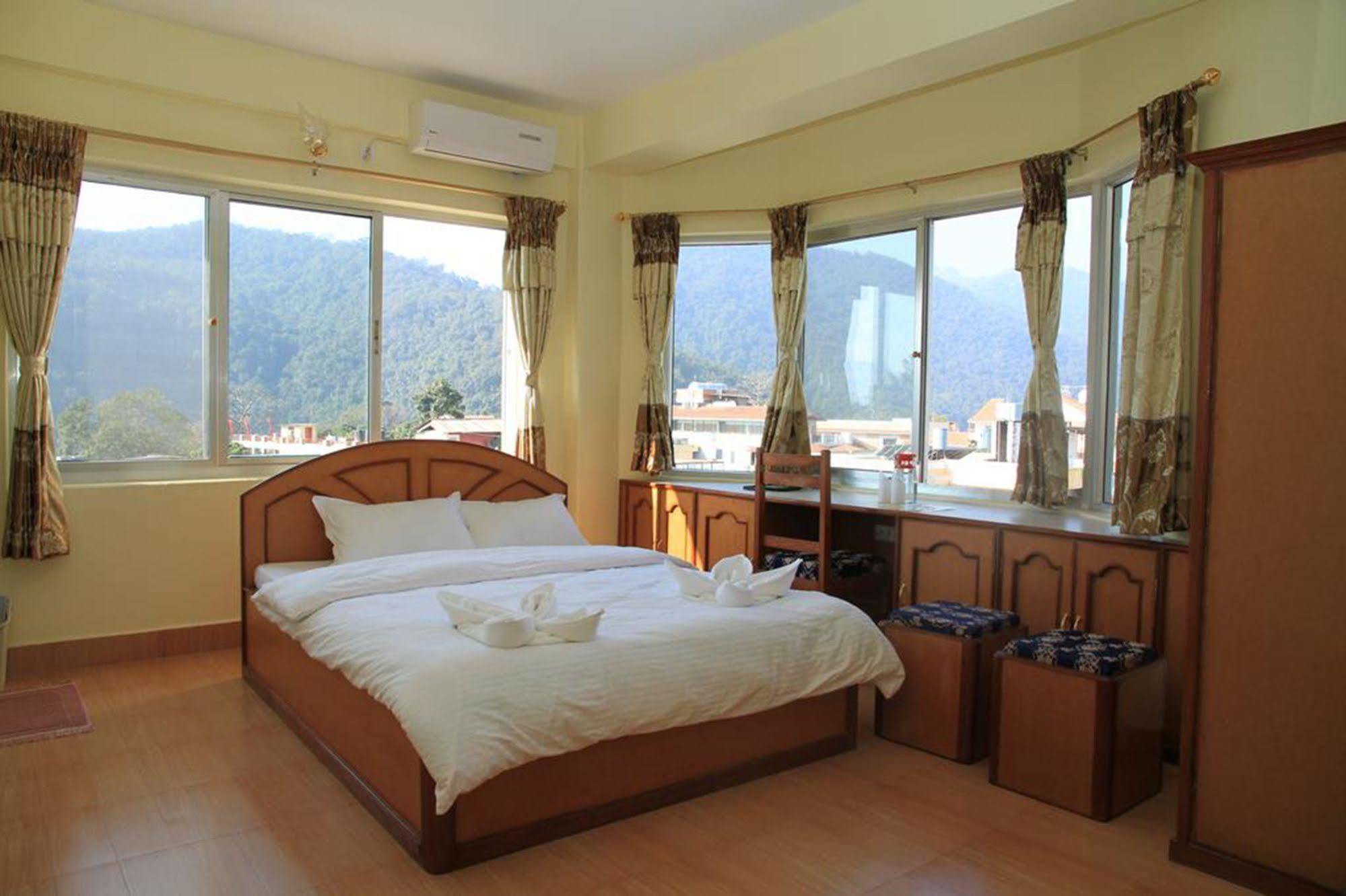Hotel Milarepa Pvt Ltd Pokhara Ngoại thất bức ảnh